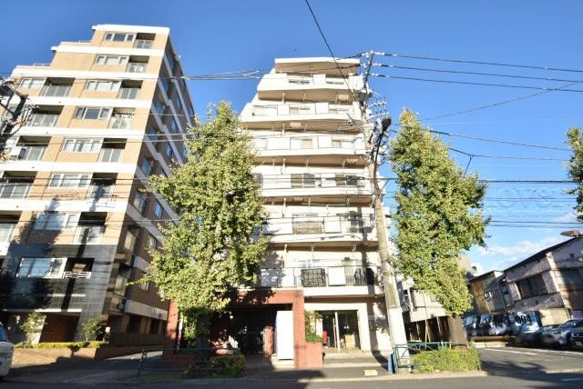 【外観】 | リレント白山 | 手が行き届いた共用部が自慢の、清潔感のあるマンションです。～即日のご見学可能～　お問合せはお気軽に。