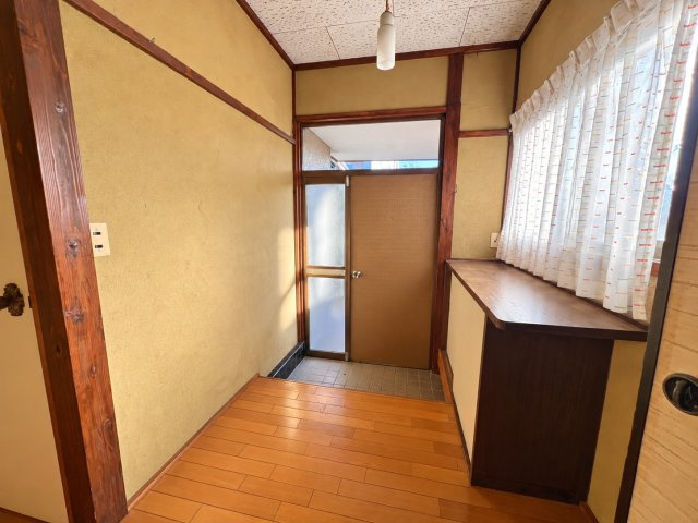 栃木市藤岡町　昭和の趣を残す平屋住宅｜和室3部屋＋洋室の4DKの玄関
