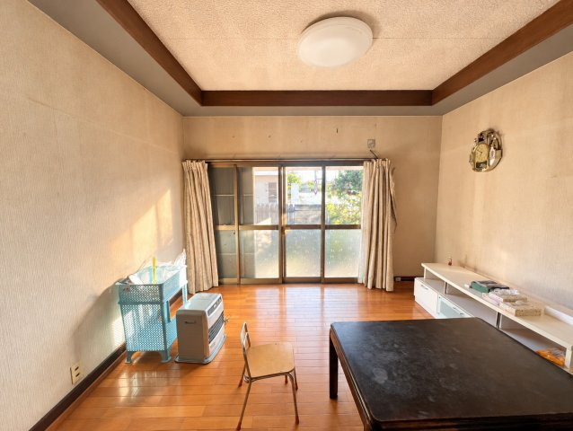 栃木市藤岡町　昭和の趣を残す平屋住宅｜和室3部屋＋洋室の4DKの居間・リビング