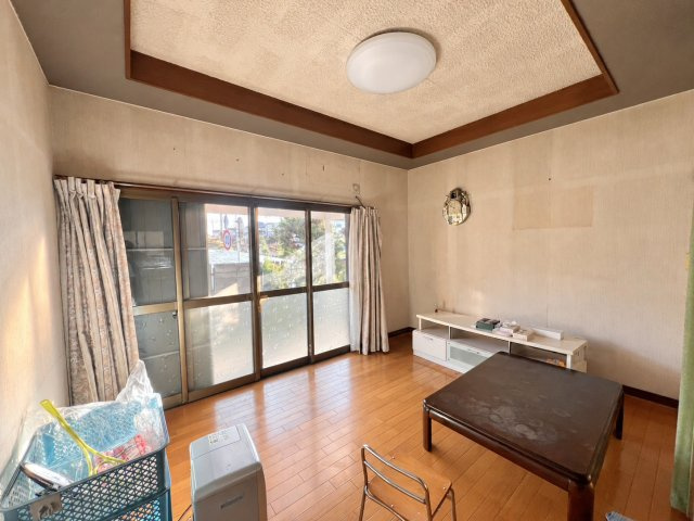 栃木市藤岡町　昭和の趣を残す平屋住宅｜和室3部屋＋洋室の4DKの居間・リビング