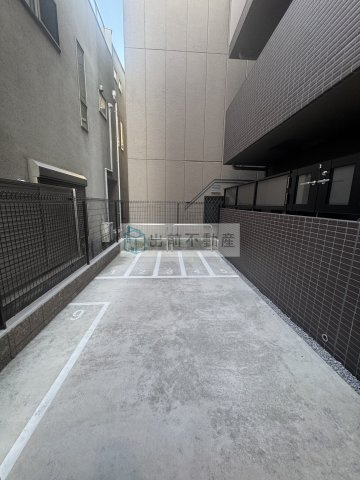 LUORE大塚の駐車場