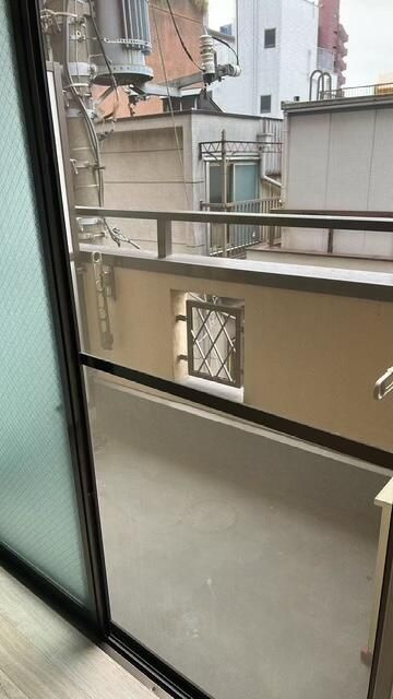 瑞成ビルのバルコニー