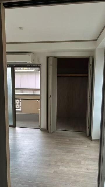瑞成ビルの寝室