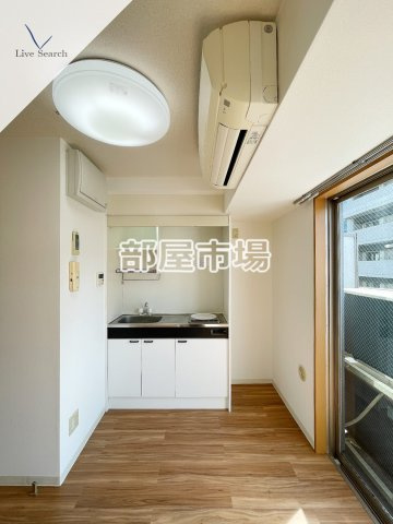 台東区上野５丁目の賃貸マンションの居間・リビング
