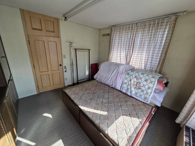 美原1丁目　5LDK　中古住宅の洋室