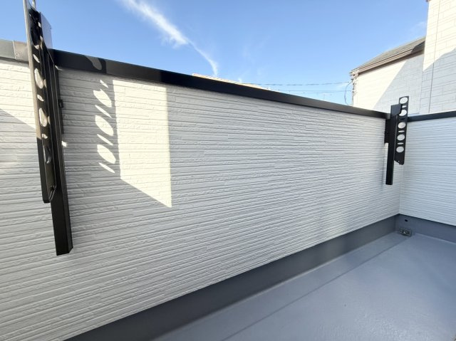 新築戸建　尼崎市富松町4丁目のバルコニー|寝室に繋がる北向きバルコニー♪