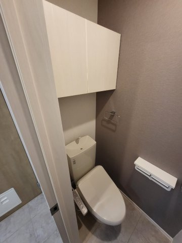 【トイレ】 | 類似の物件の写真となります。