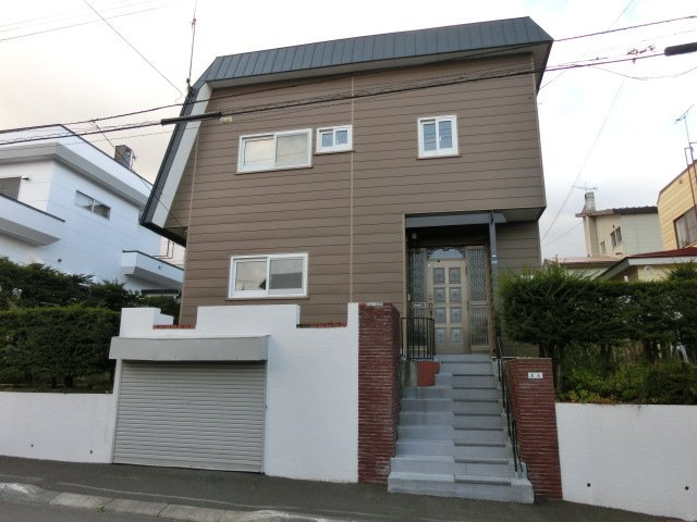札幌市南区南沢六条３丁目の一戸建て