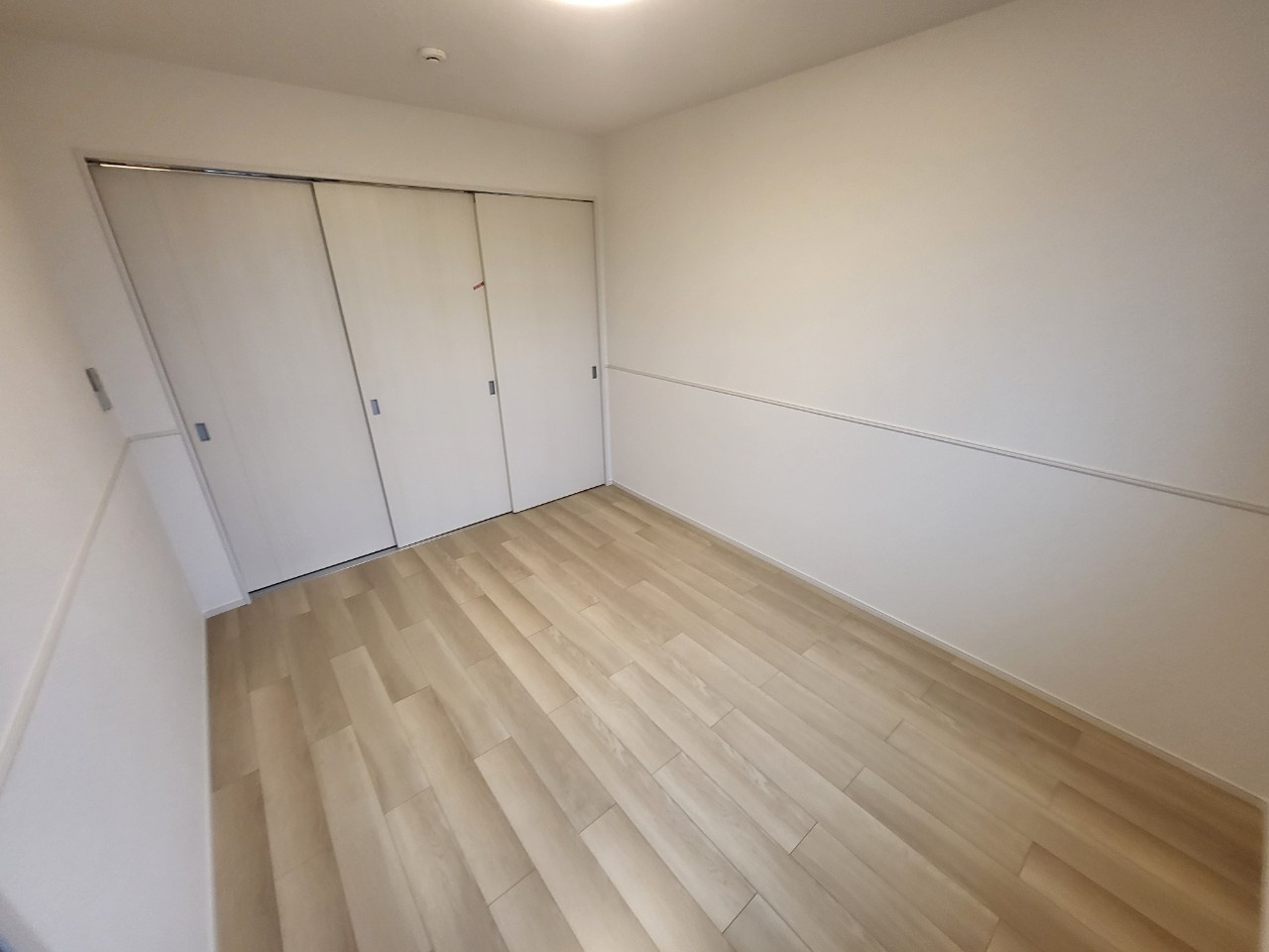 【洋室】 | 八街市アパート　Ａ | 類似物件の写真となります。