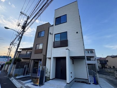 世田谷区玉川　新築戸建の外観