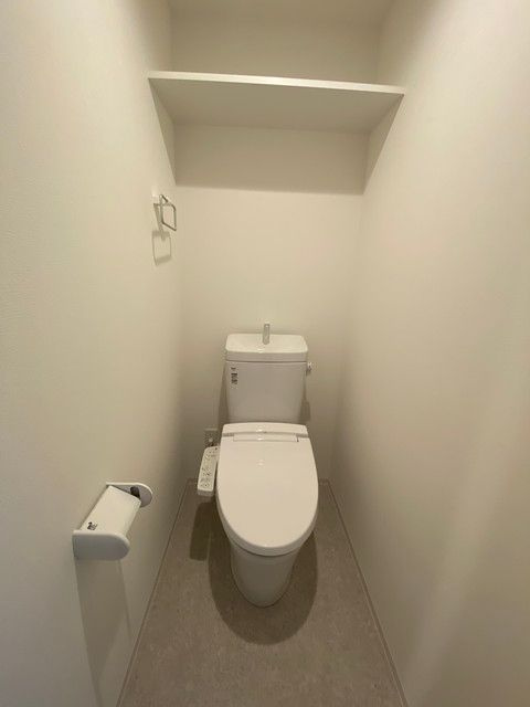 西宮市深津町の賃貸マンションのトイレ