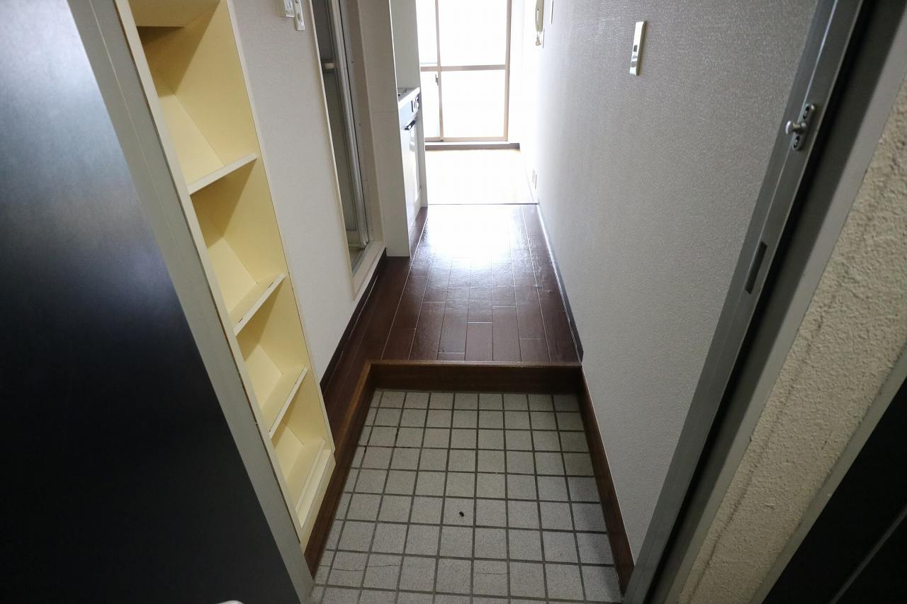 神戸市灘区桜口町２丁目の賃貸マンションの玄関