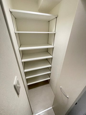 西宮市津門綾羽町の賃貸マンションの玄関