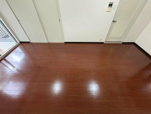 西宮市松下町の賃貸マンションの居間・リビング