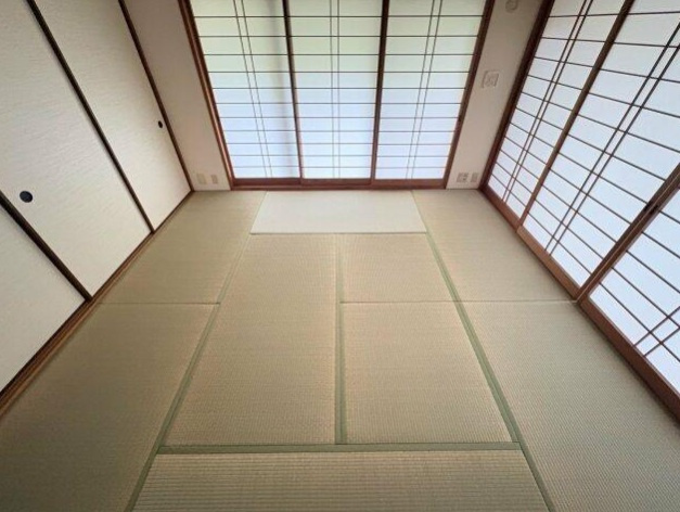 西宮市松下町の賃貸マンションの居間・リビング