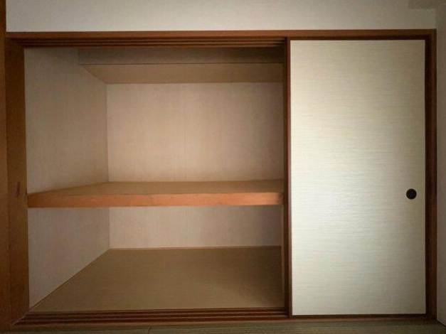 西宮市松下町の賃貸マンションの収納