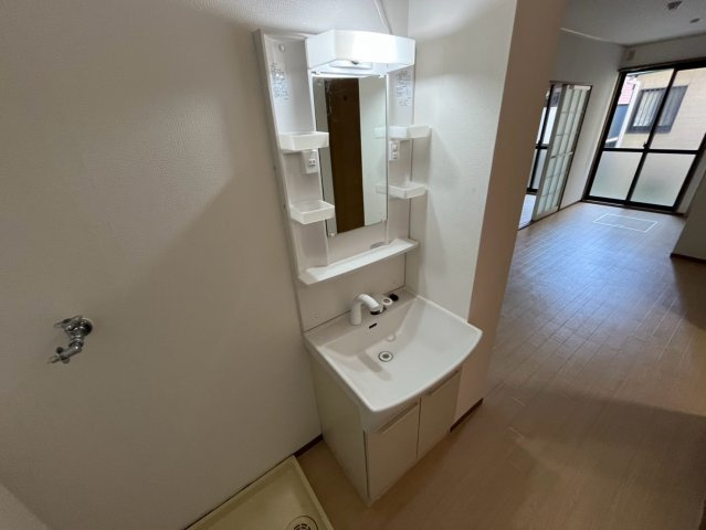 神戸市東灘区御影塚町２丁目のアパートの独立洗面台