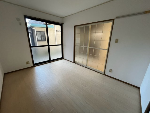 神戸市東灘区御影塚町２丁目のアパートの居間・リビング