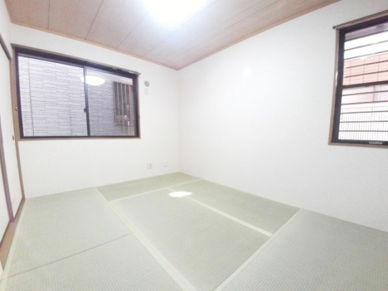 神戸市東灘区御影塚町２丁目のアパートの居間・リビング