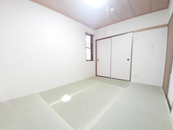 神戸市東灘区御影塚町２丁目のアパートの居間・リビング