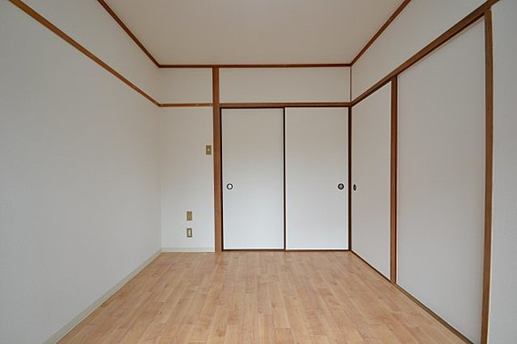 シャトーヒロの洋室