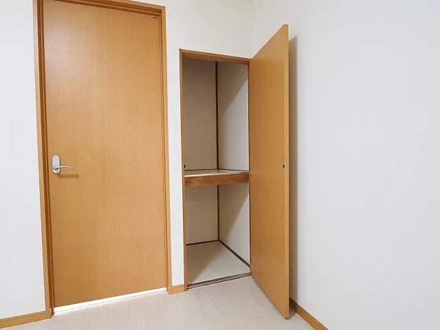 神戸市灘区楠丘町５丁目の賃貸マンションの収納