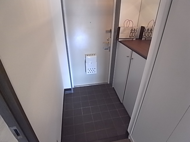 芦屋市翠ケ丘町の賃貸マンションの玄関
