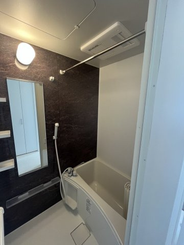 マリンベース片瀬江ノ島の浴室|追焚・浴室乾燥機付き