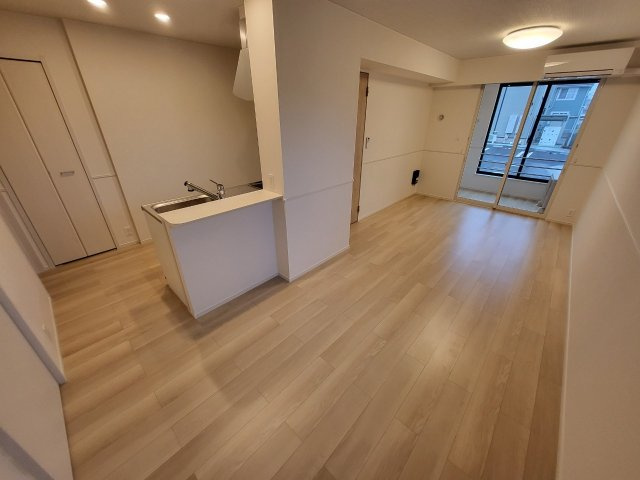 【居間・リビング】 | 八街市アパート　Ａ | 類似の物件の写真となります。