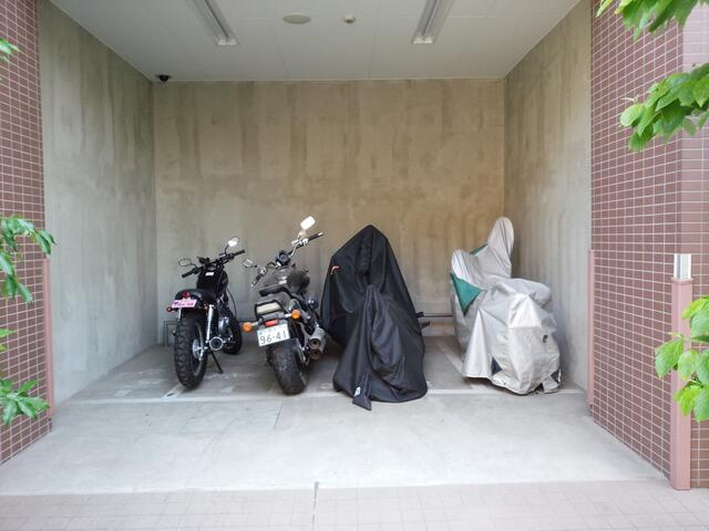 ライオンズクオーレ東京三ノ輪シティゲートの駐車場|バイク置き場