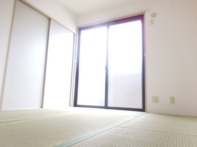 高槻市出丸町のアパートの内装