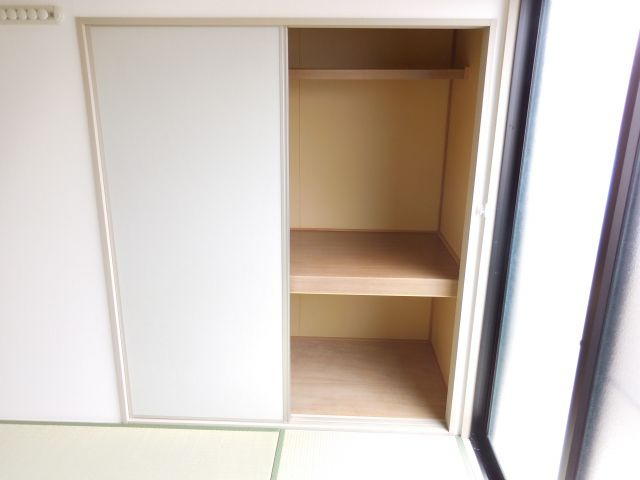 高槻市出丸町のアパートの収納
