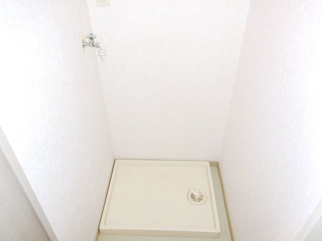 高槻市出丸町のアパートの洗面所