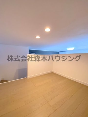 【寝室】 | 　キャルムコート交野2番館 | おしゃれなロフトスペースです