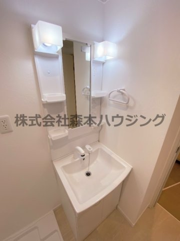 【独立洗面台】 | 　キャルムコート交野2番館 | 独立洗面台で身支度をすべて済ませてしまいましょう