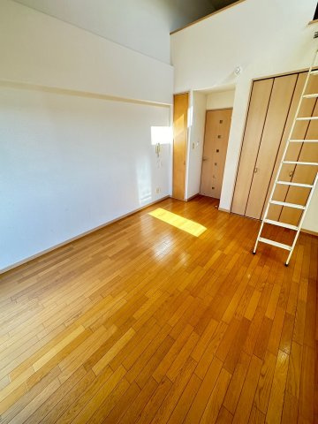 神戸市東灘区甲南町４丁目の賃貸マンションの居間・リビング