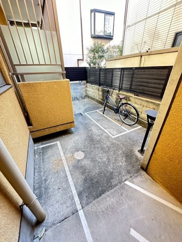 神戸市東灘区甲南町４丁目の賃貸マンションの駐車場