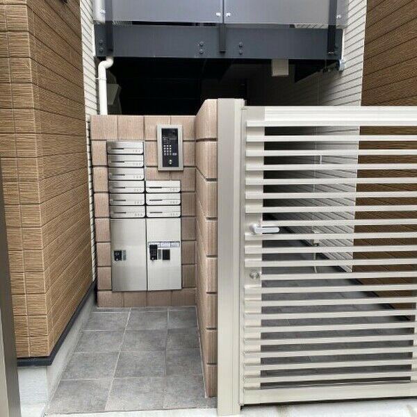 ALEGRIA寝屋川平池町のエントランス