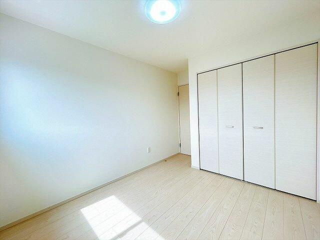 中古戸建て・仲介手数料半額）津島市江川町２丁目８８－７の洋室|「２階南東側洋室」別角度