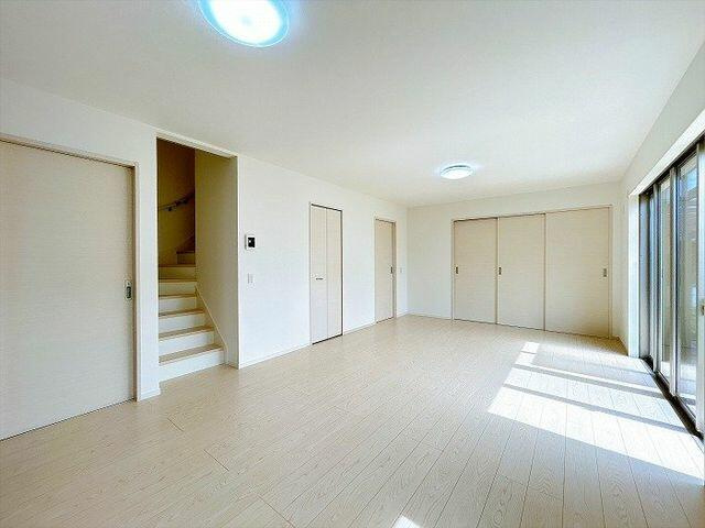 中古戸建て・仲介手数料半額）津島市江川町２丁目８８－７の居間・リビング|「リビング」南向き
