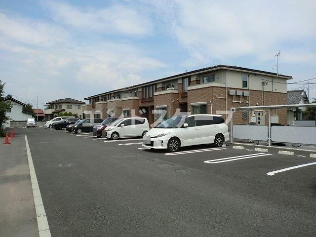 フリューゲルⅡの駐車場|高崎、前橋のお部屋探しはエンドスケープまで！お客様の理想お聞かせ下さい♪