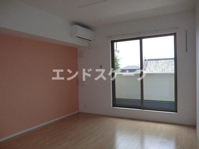 フリューゲルⅡの居間・リビング|高崎、前橋のお部屋探しはエンドスケープまで！お客様の理想お聞かせ下さい♪