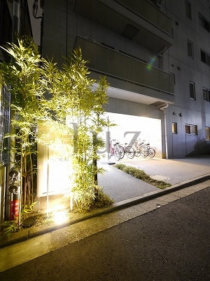 ネクサス戸部本町のエントランス