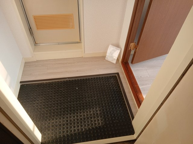 鶴田第一ビルの玄関