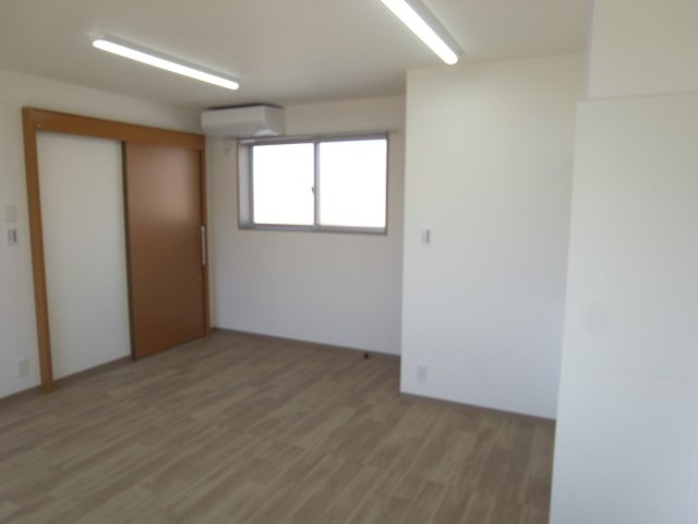 伊丹市西野６丁目の倉庫