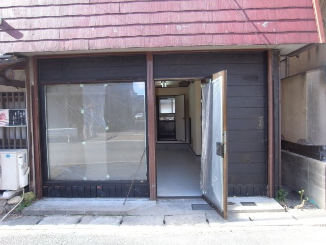 箕面市牧落３丁目の店舗事務所