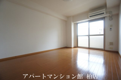 【居間・リビング】 | Ｋ・ブローテ・柏の葉Ｂ | ※別号室参考写真です ※現況優先