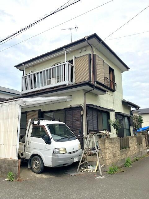 粟野貸家の駐車場