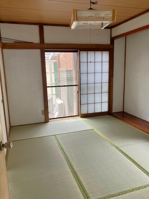 粟野貸家の居間・リビング
