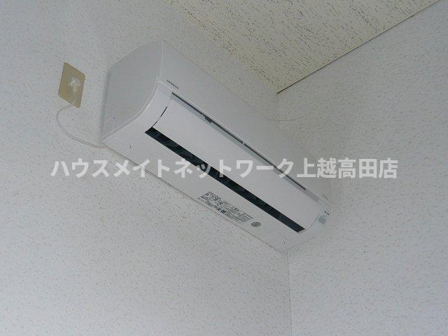オレンジヒルズＪ２の設備|エアコン（参考同型107号室室内写真）